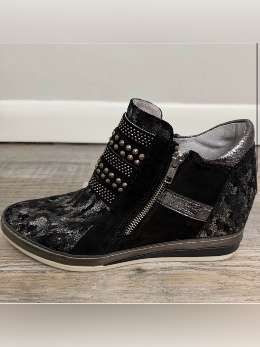 Khrio Vera Pelle Women's Wedge Ankle Booties Side Zip-size 10 (41) *like NEW*